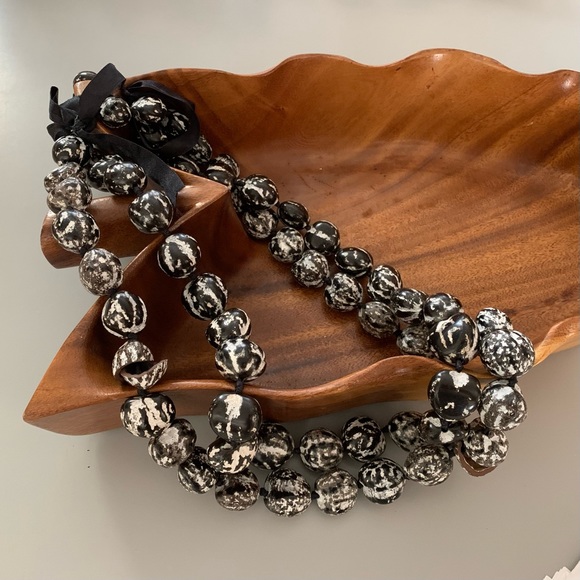🔥5/$20🔥 Kukui Nut Hawaiian Leis set of 2 - Picture 6 of 9